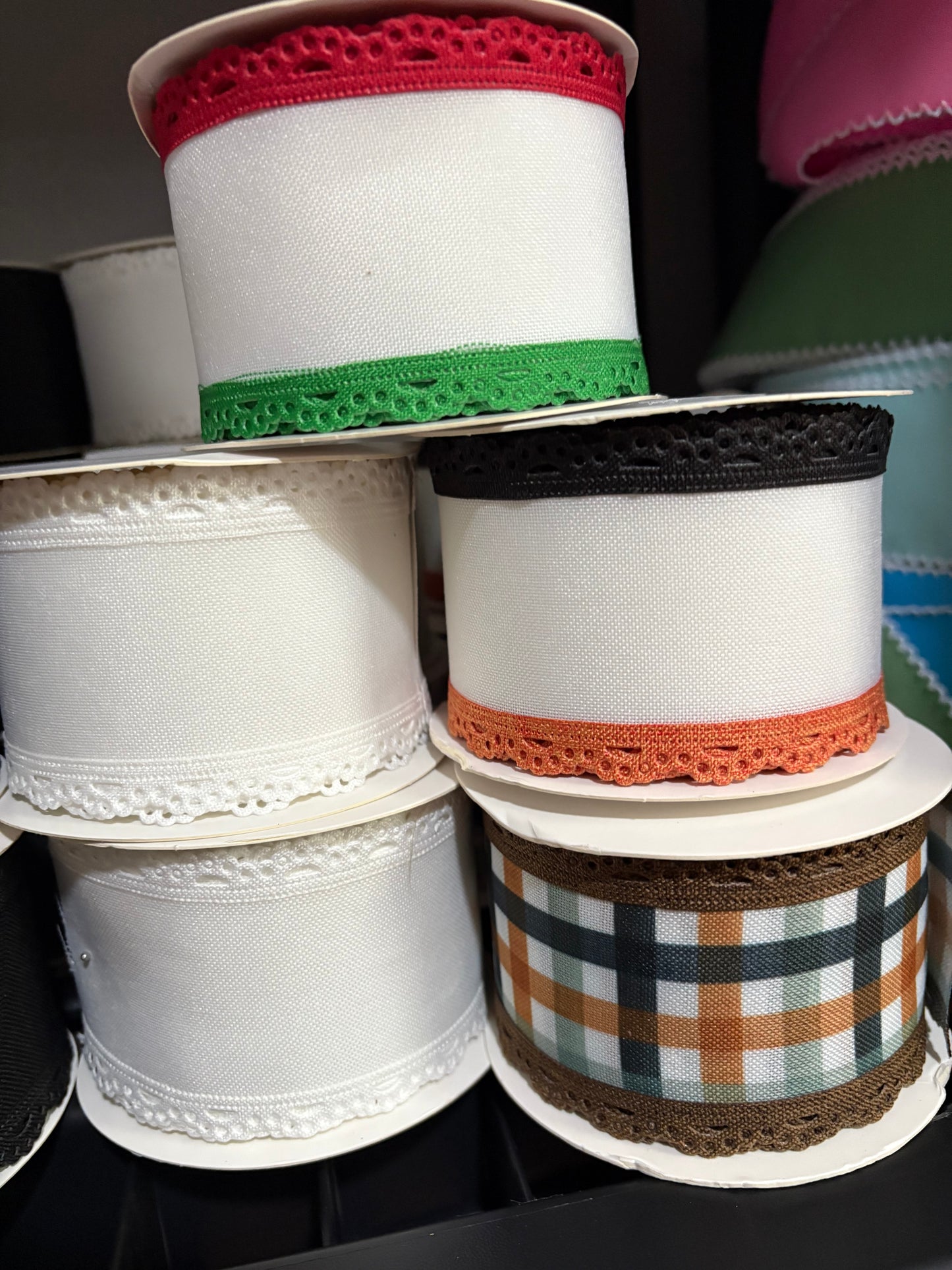 Scalloped Canvas Lace